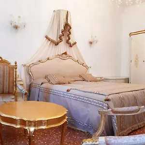 https://romantica-suite-veneziana.hotelinveneto.com
