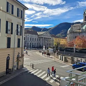 https://the-window-on-the-theatre-and-the-cathedral.it-lombardy.com